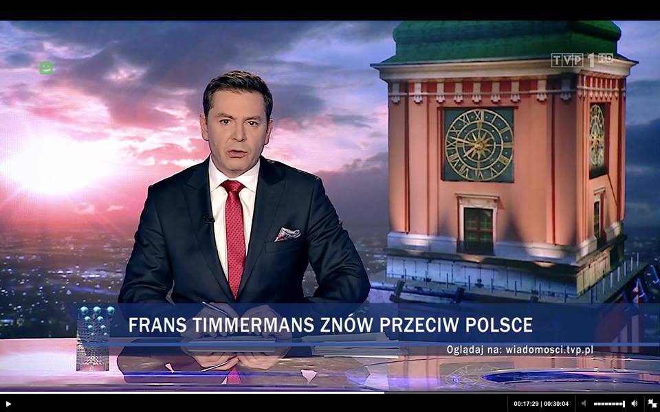 Pasek "Wiadmości" TVP - "Frans Timmermans znów przeciw Polsce"
