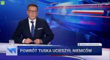 Kadr z programu informacyjnego TVP, podczas którego zaprezentowano pasek z hasłem "Powrót Tuska ucieszył Niemców"